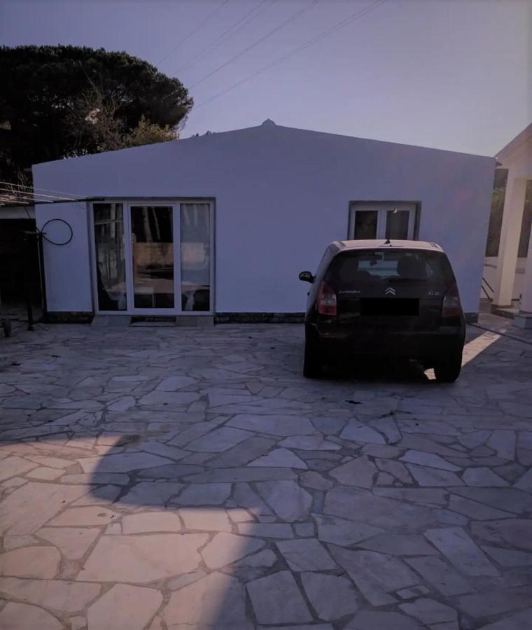 Small House With Private Park And Yard Terrugem المظهر الخارجي الصورة
